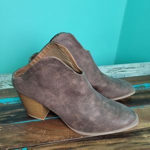 🌻SALE🌻 Quipid brown open back slip on booties size 10